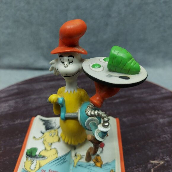 Dr. Seuss Cat In The Hat Figurine With Green Eggs & Ham Statue - Picture 2 of 9